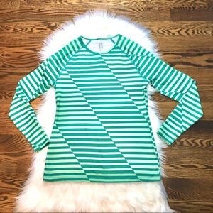 EUC Layer 8 green striped fleece active top M